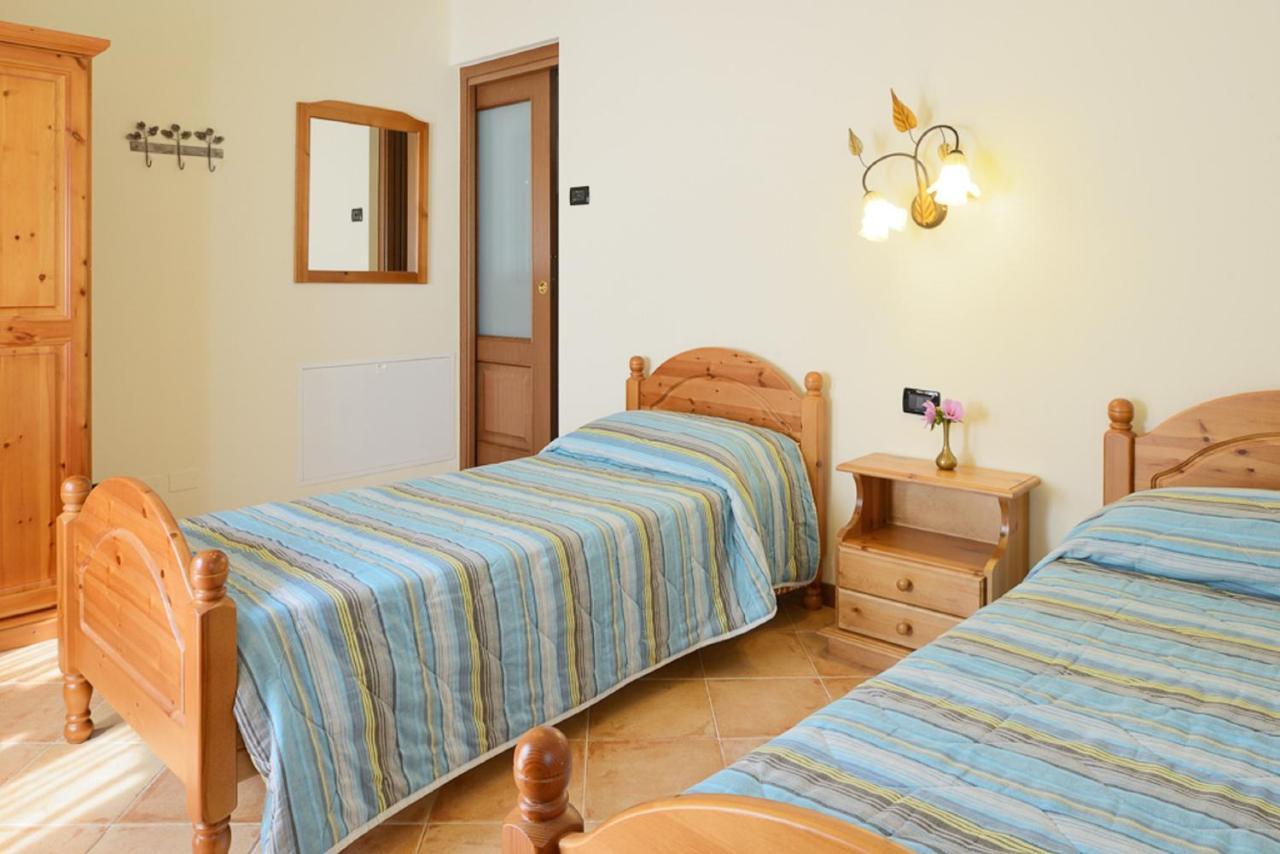 Bed And Breakfast Montino Cene Phòng bức ảnh